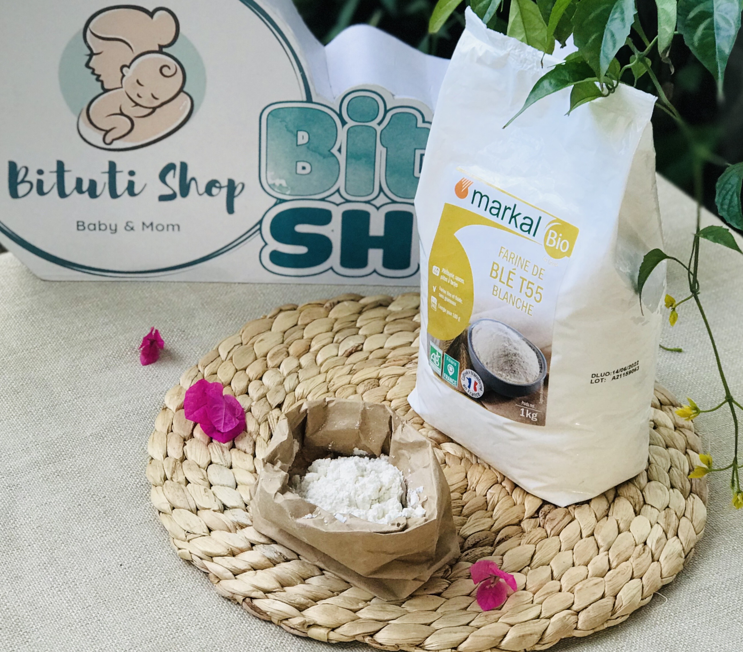 Bột mỳ hữu cơ đa dụng làm bánh cho bé ăn dặm - tách lẻ 200gr hoặc nguyên túi 1kg