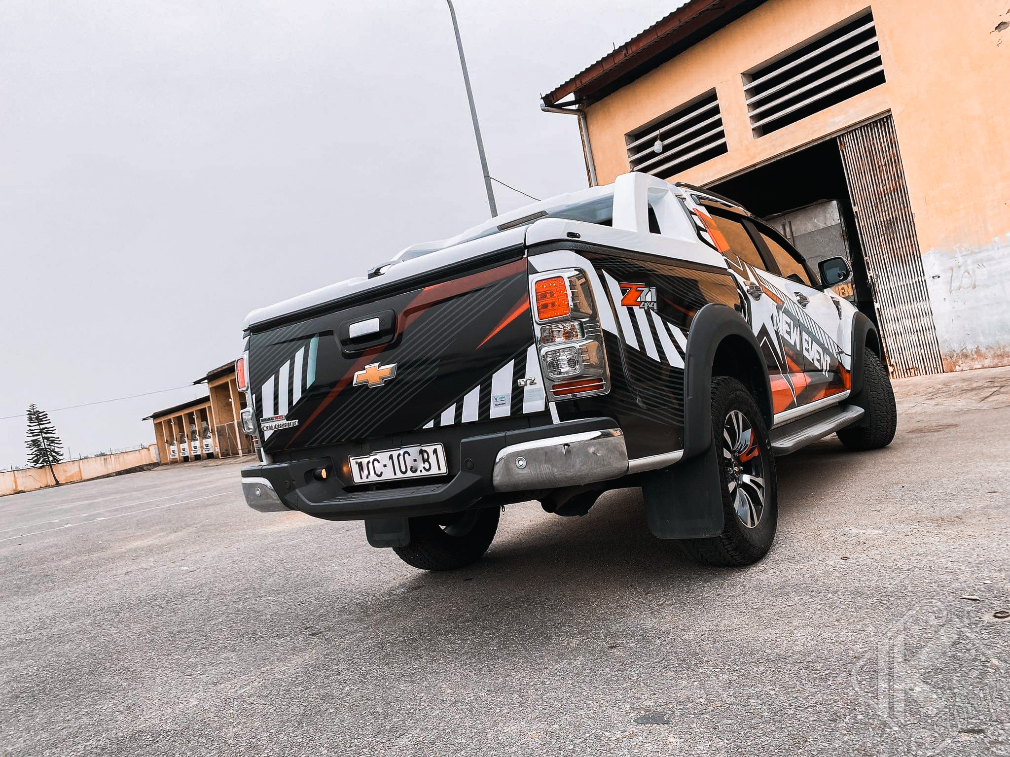 Decal tem xe Colorado Sporty - Tem sườn xe bán tải sport