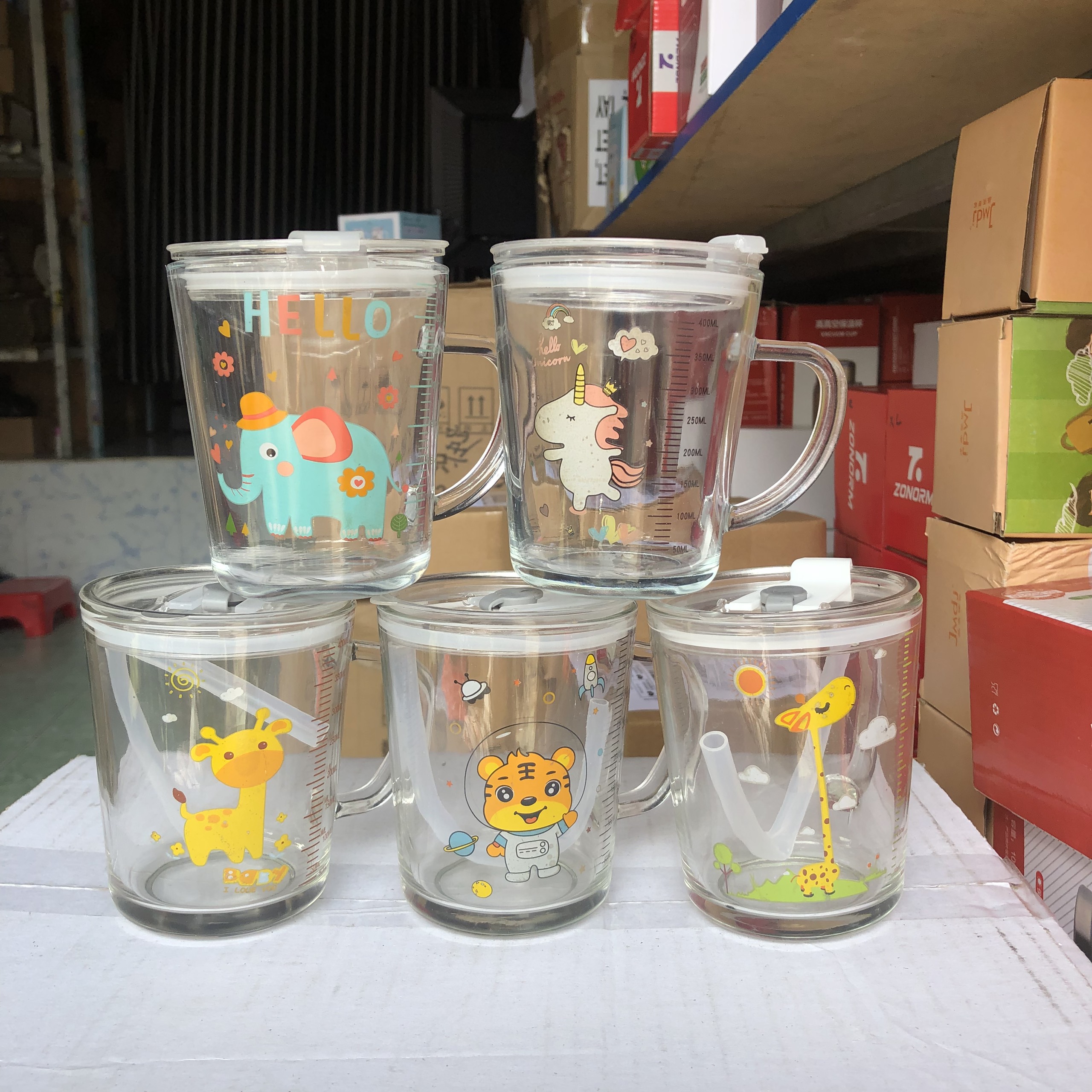 Ly nước, ly thủy tinh có vạch chia ml, cốc sữa, cốc ăn sáng, cốc có nắp, cốc nước thủy tinh trong suốt - hình ngẫu nhiên