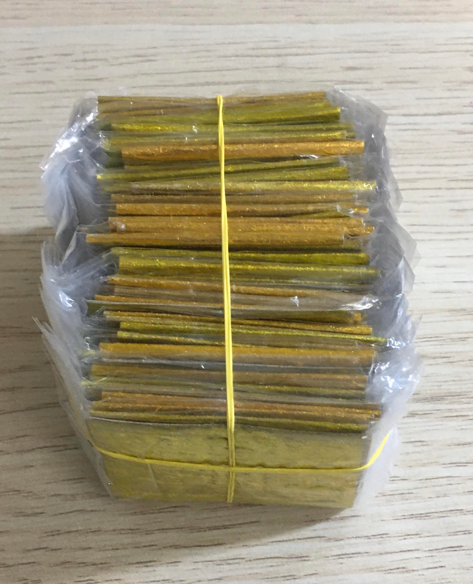 100 miếng vàng sjc 9999 loại nhỏ trong thờ cúng