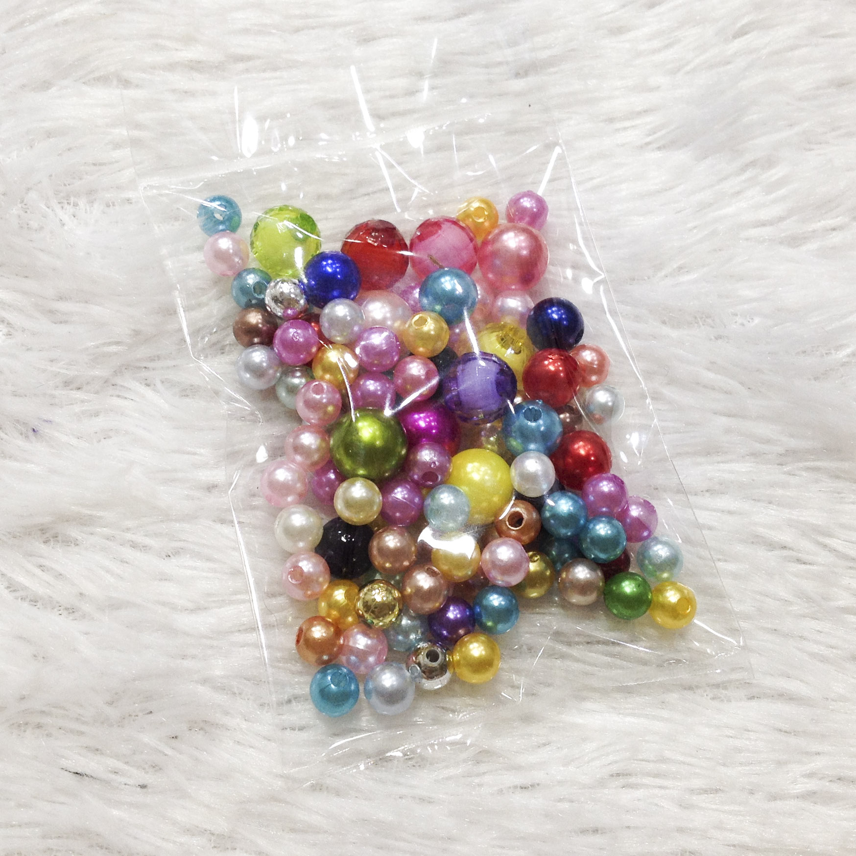 Gói 100 hạt cườm nhựa ngọc trai hỗn hợp phủ nhiều màu mix nhiều size ngẫu nhiên 6mm-8mm-10mm [CHARM XỎ VÒNG]