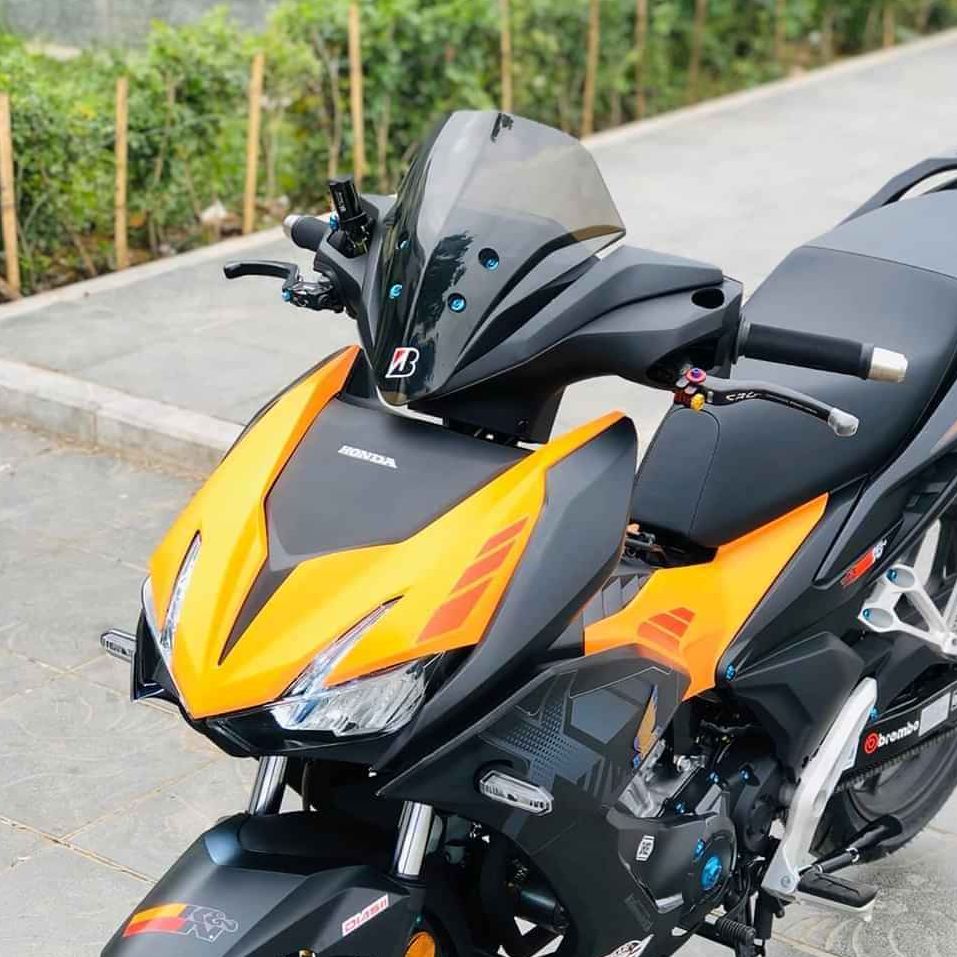 Mão chắn gió winner x v2 kiểu moto màu khói