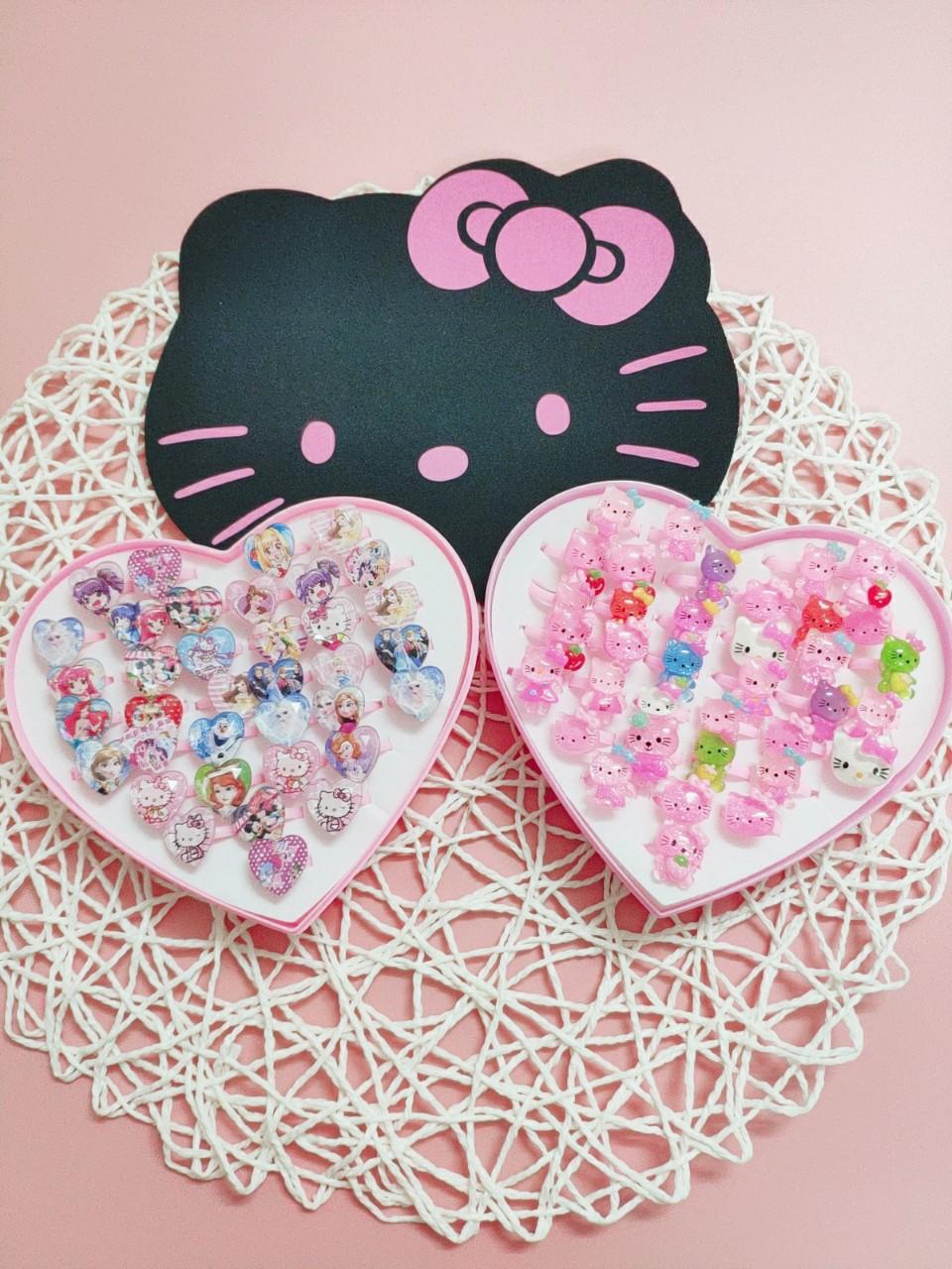 Hộp Nhẫn Nhựa Xinh Xắn Cho Gái Yêu (36c/Hộp)