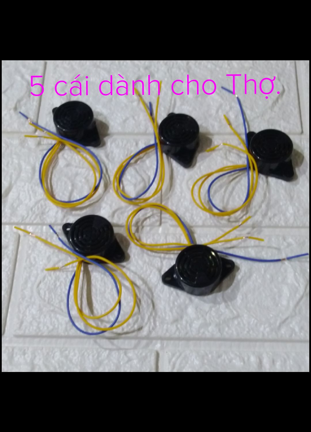 5 cái kèn gắn sẵn 2 dây nối trái phải đèn si nhan xe các loại.
