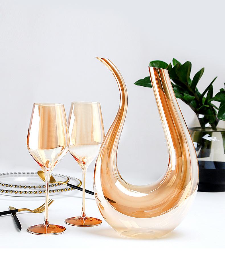Decanter Thiên Nga chữ U màu vàng