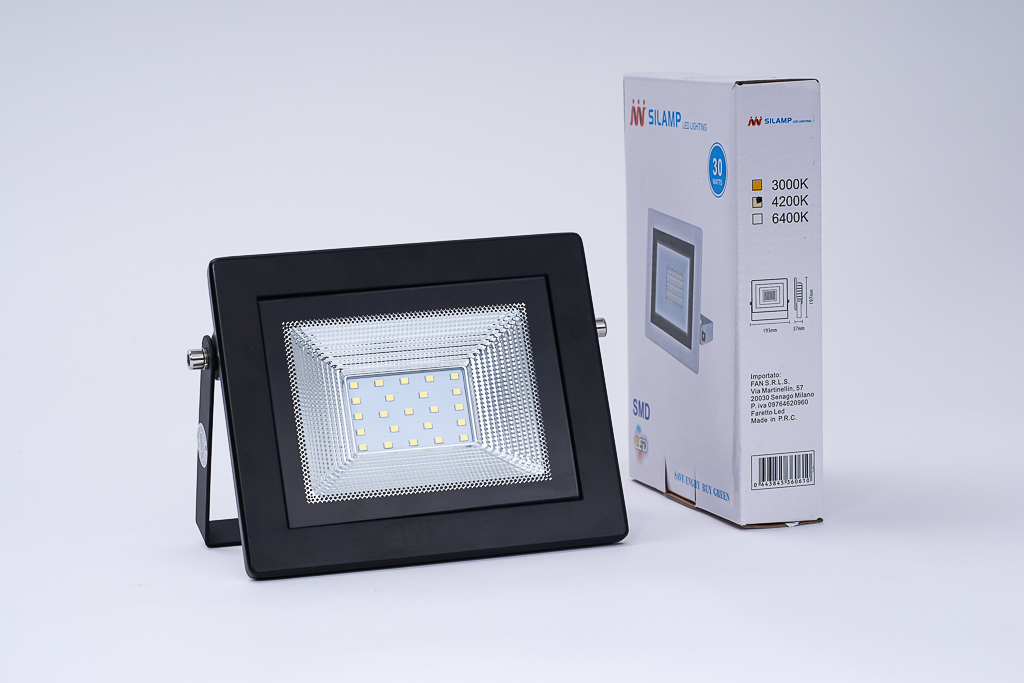 Đèn led pha 30w vỏ đen