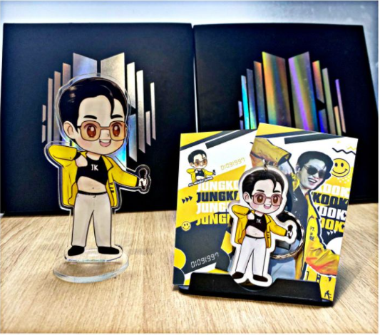 Combo Standee, keyring, card bo góc BTS JungKook vén áo cực dễ thương