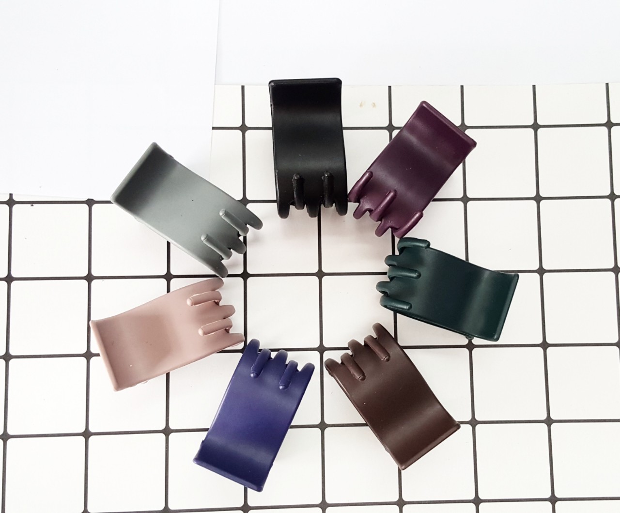 COMBO 12 CÂY KẸP CÀNG CUA 5 CHÂN NHÁM NHỰA MÀU TRẦM