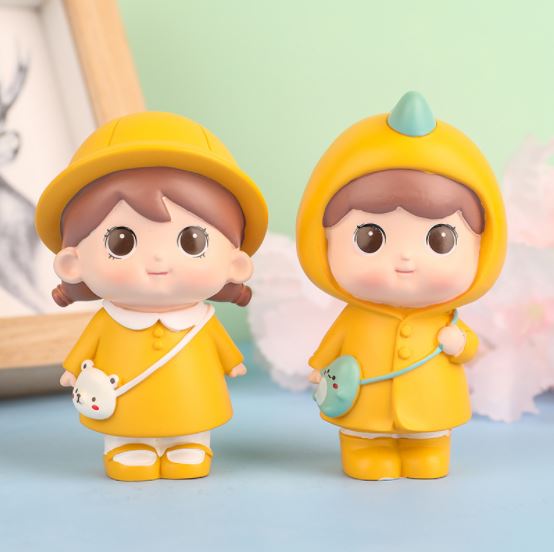 Phụ kiện trang trí bánh sinh nhật, bánh kem TOPPER CAKE - Cặp đôi e bé áo vàng