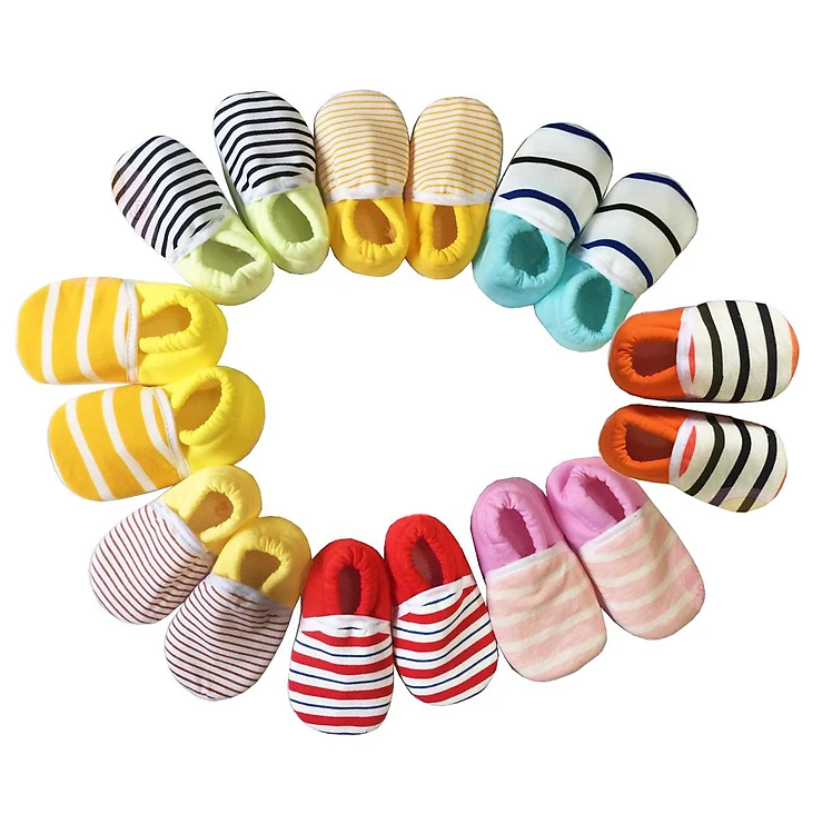 Set 3 đôi giày vải giữ ấm cho bé - màu ngẫu nhiên