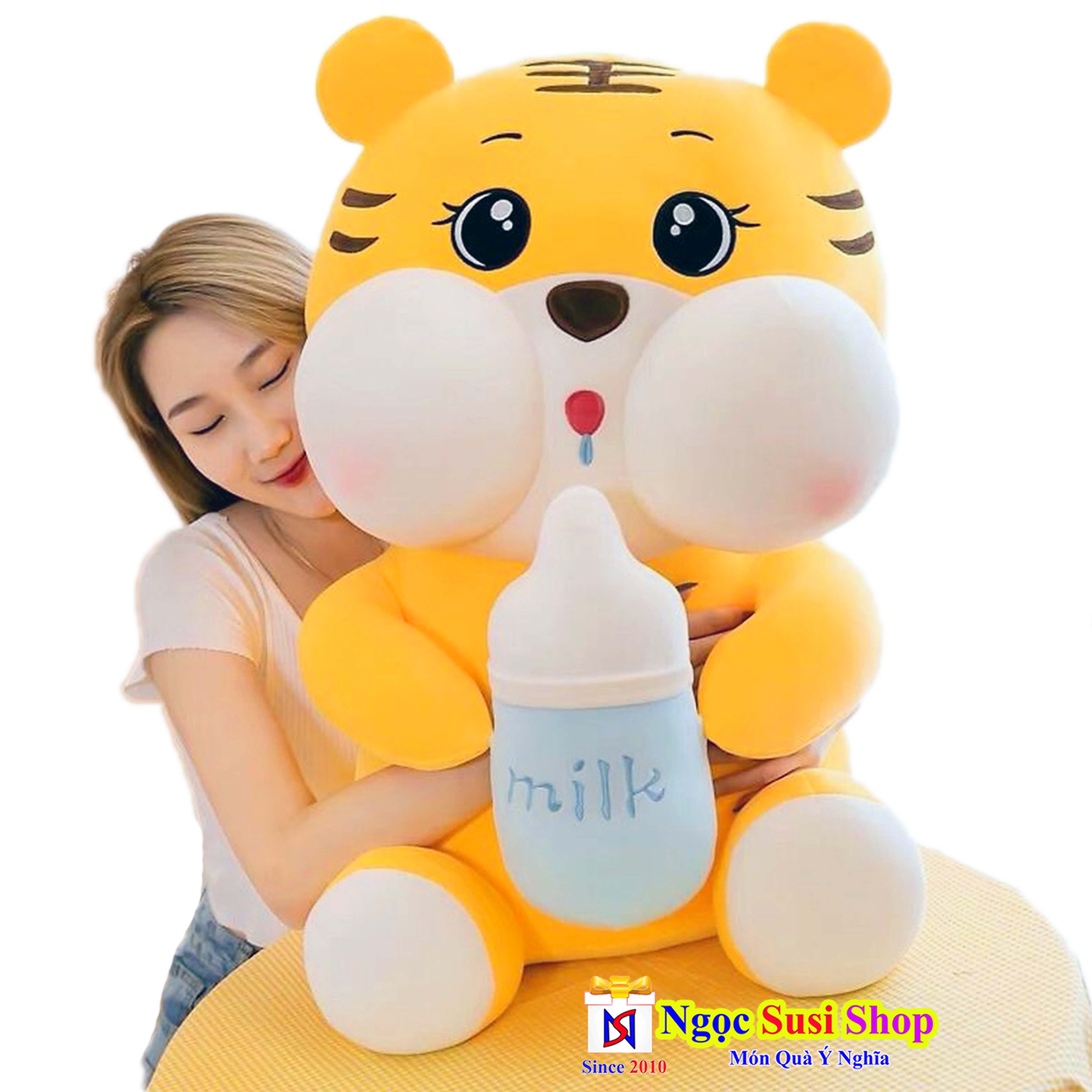 Thú bông hổ ôm bình sữa khổng lồ