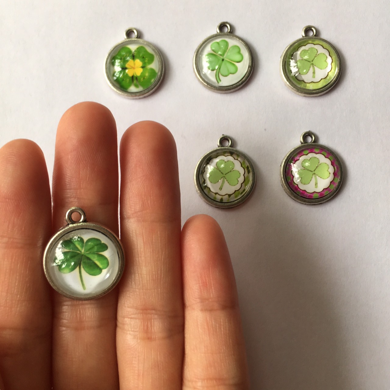 1 mặt cỏ 3 lá 4 lá may mắn làm vòng tay handmade