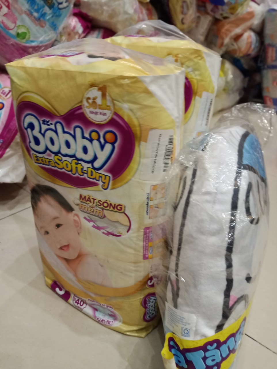 Combo 2 bịch tã dán siêu mềm bobby extra soft dry gói siêu lớn s46 miếng