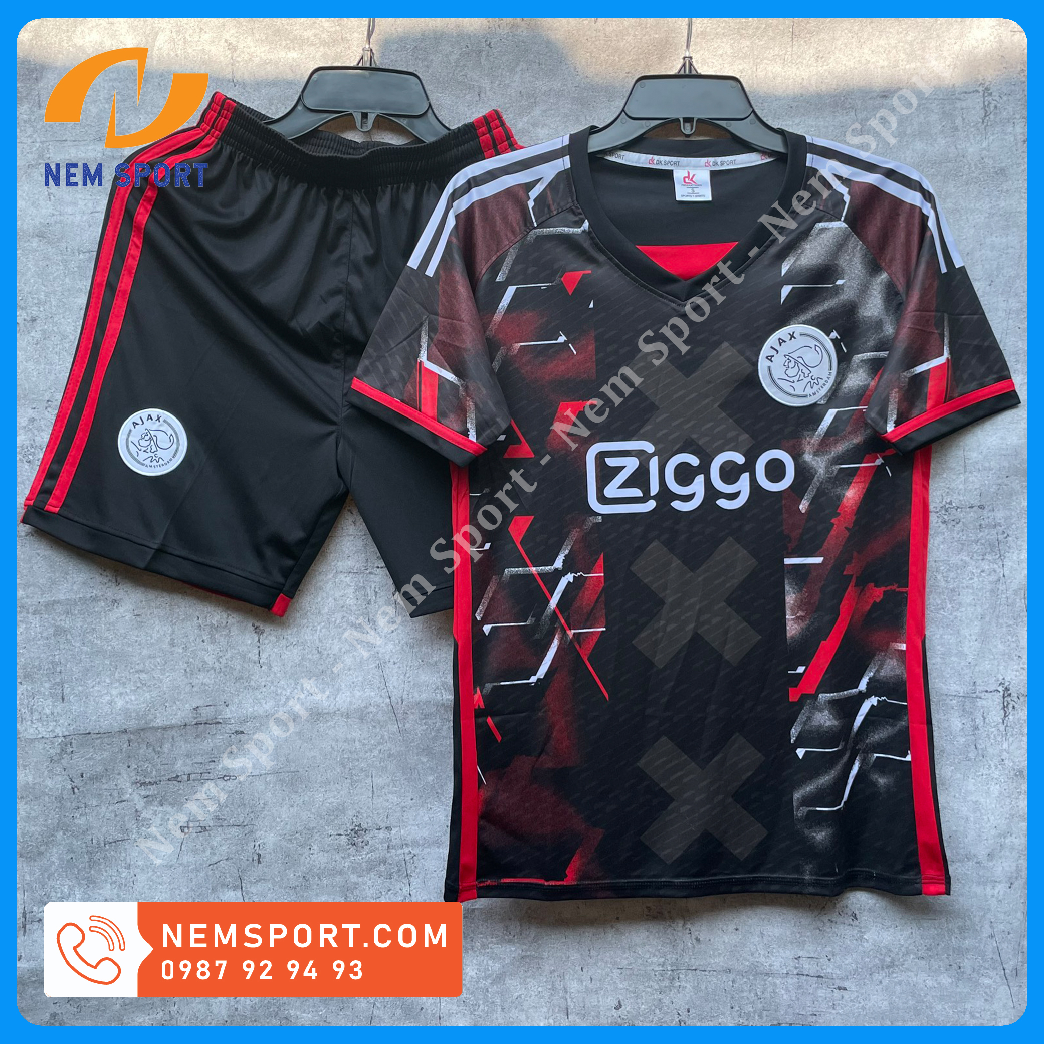 Quần áo đá banh clb ajax màu đen sọc đỏ mùa giải 23/24