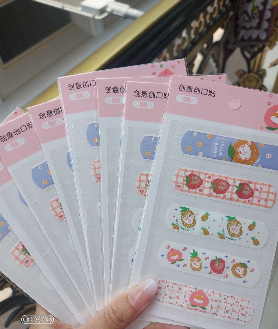 Băng keo cá nhân cute 1 xấp 5 miếng hoạt hình