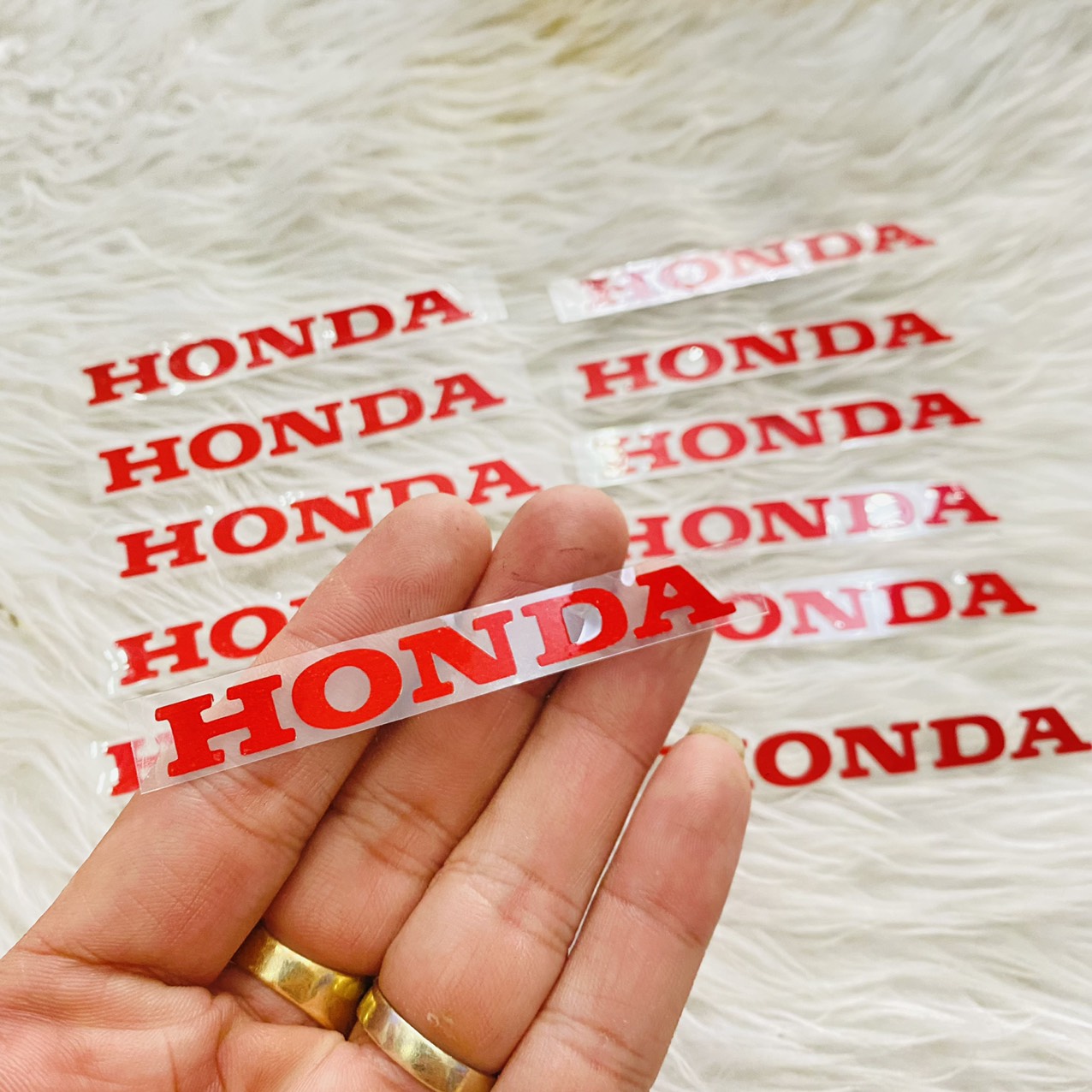 Tem chữ Honda 8 X 75 màu đỏ phảng quang dán mặt nạ xe máy