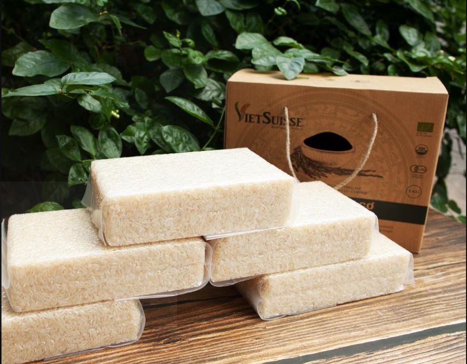 Gạo trắng hữu cơ Vietsuisse giống ST25 hộp 5kg