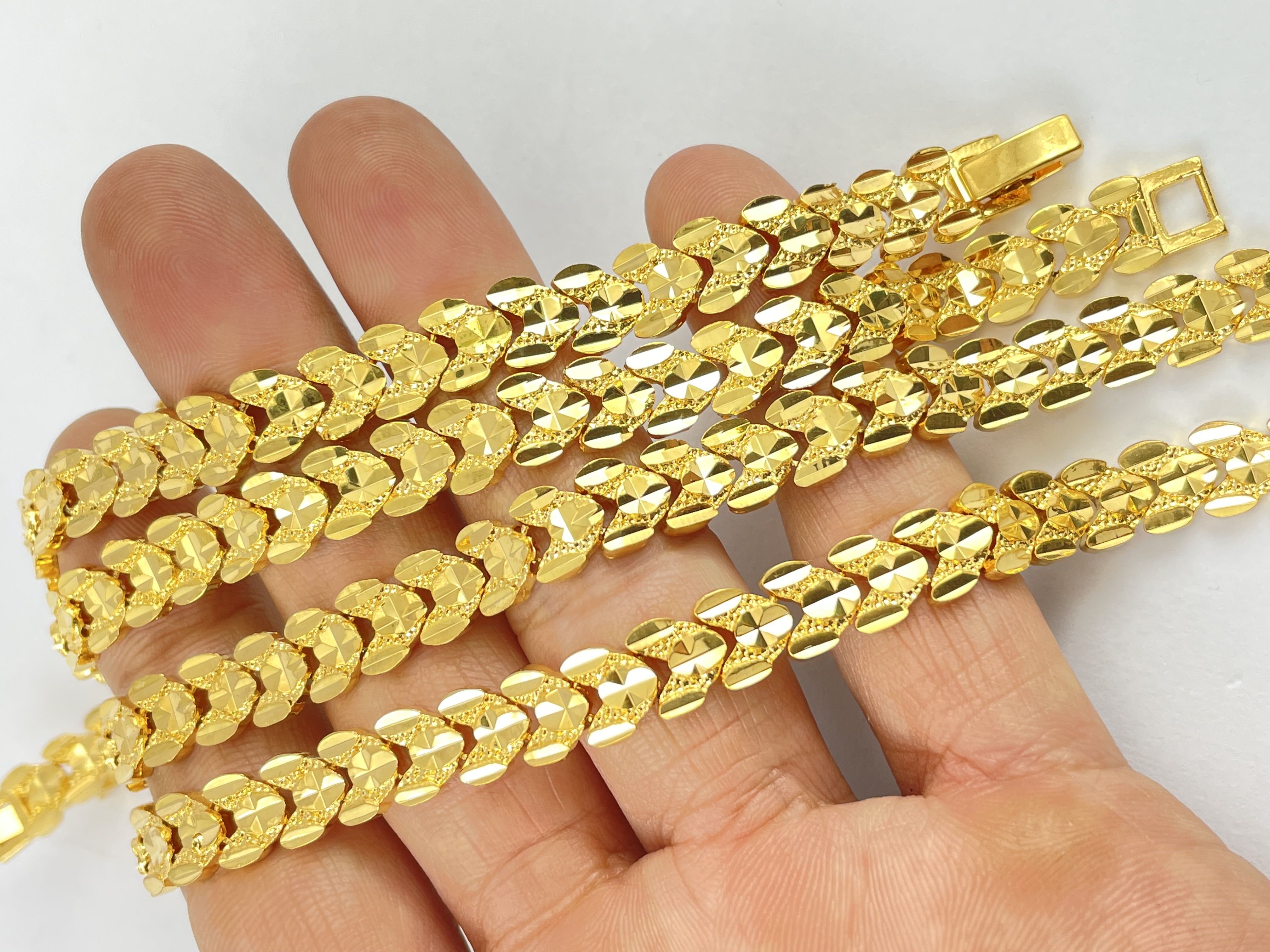 Lắc tay trái tim nữ mạ vàng 24k sáng bóng lấp lánh - lt156l10