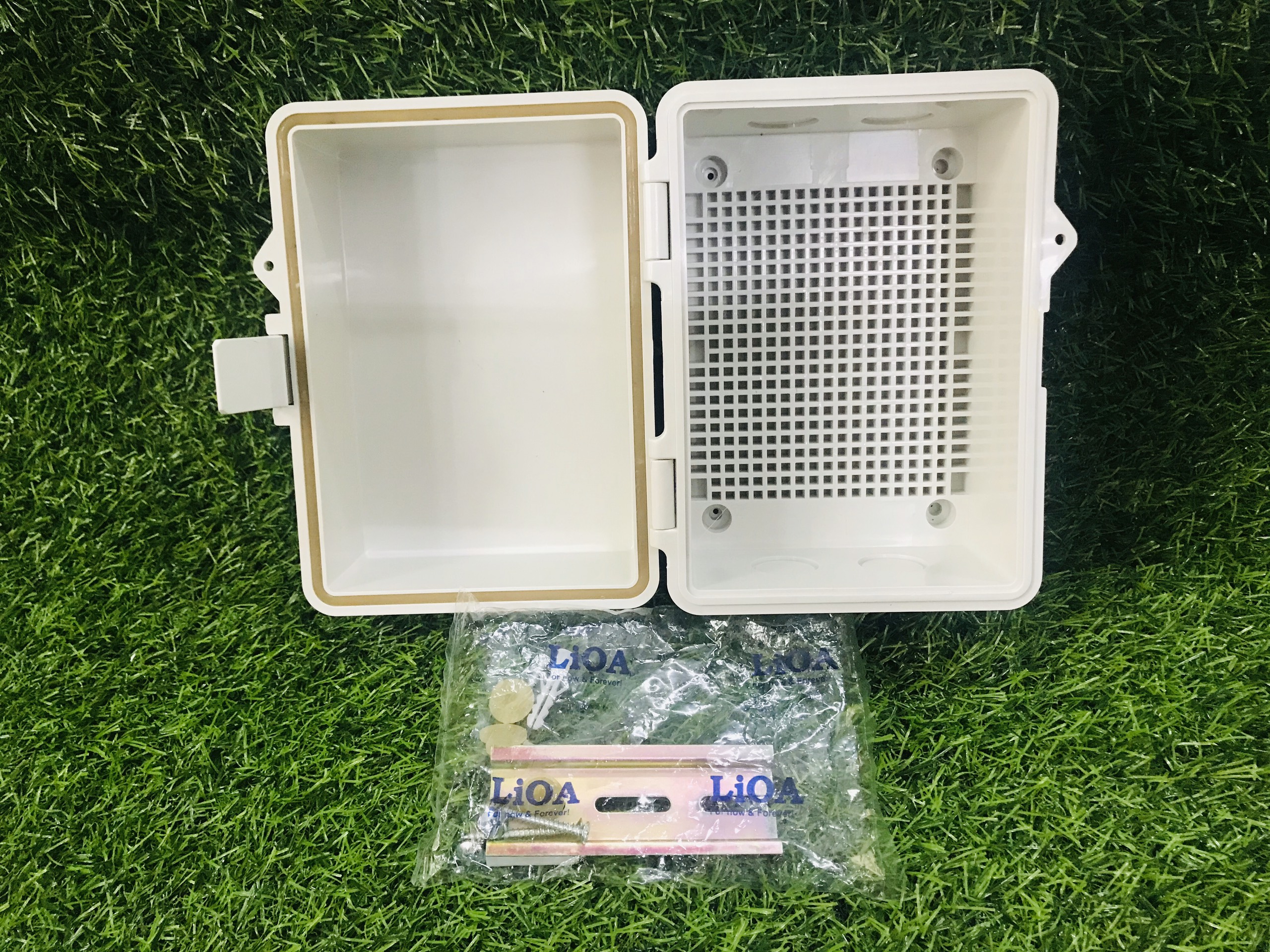Tủ điện nhựa ngoài trời JL 00B - Tủ điện chống nước Lioa - hộp kỹ thuật
