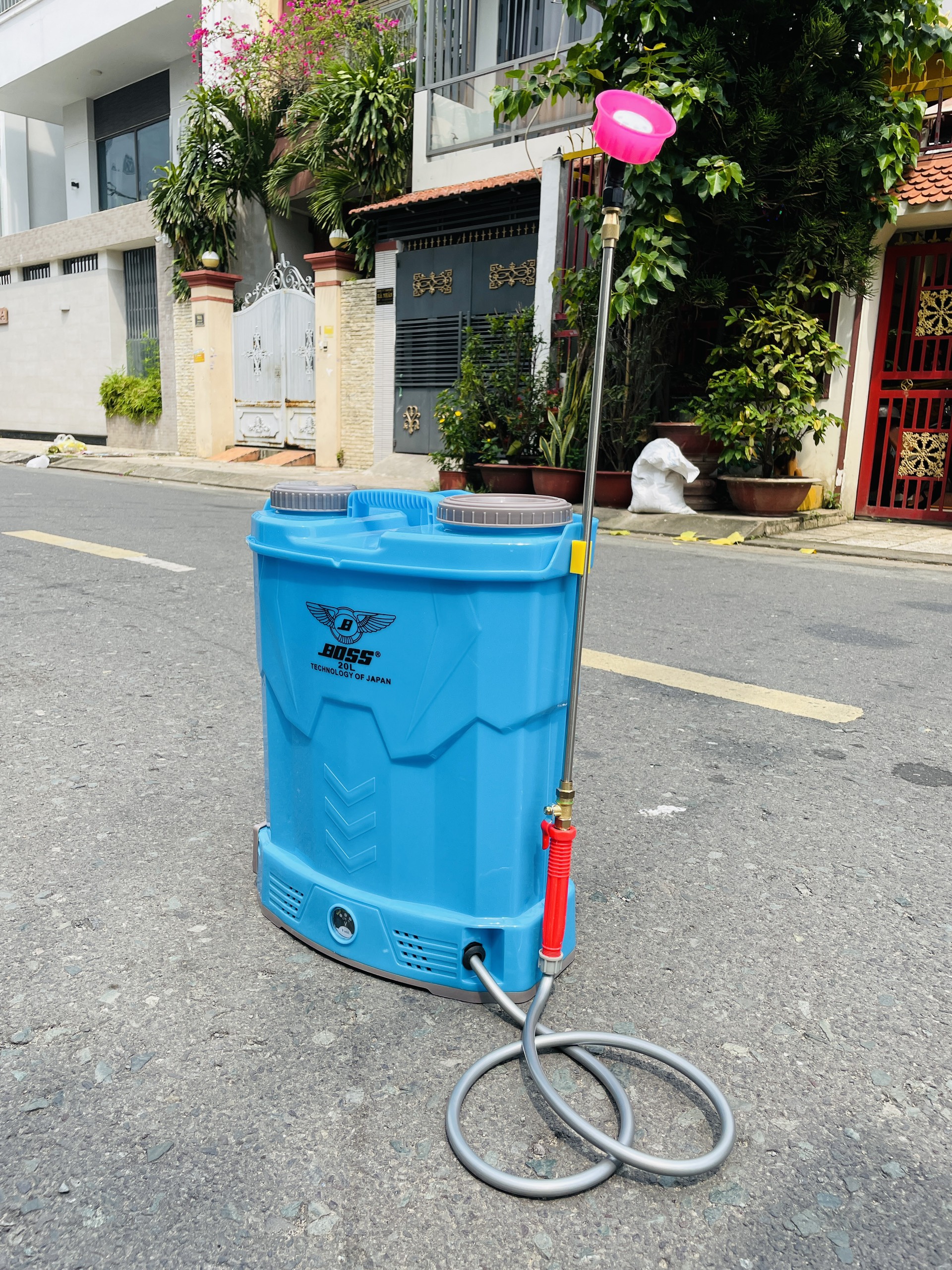 Mẫu mới 2022 Bình phun thuốc trừ sâu bằng điện BOSS 20L 1 bơm dùng ắc quy