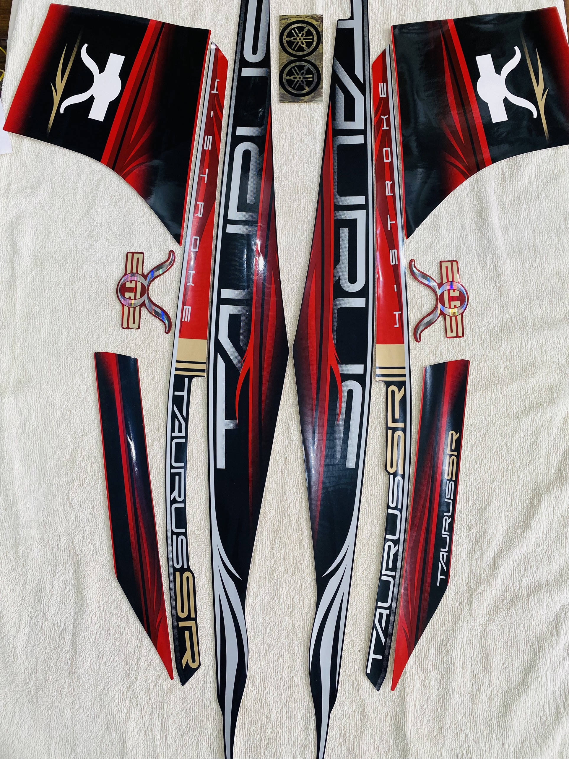 Bộ tem decal dán xe máy Yamaha Taurus SR đỏ đen zin thái siêu đẹp