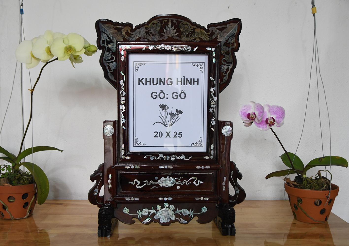 KHUNG ẢNH THỜ GỖ GÕ 20 X 25