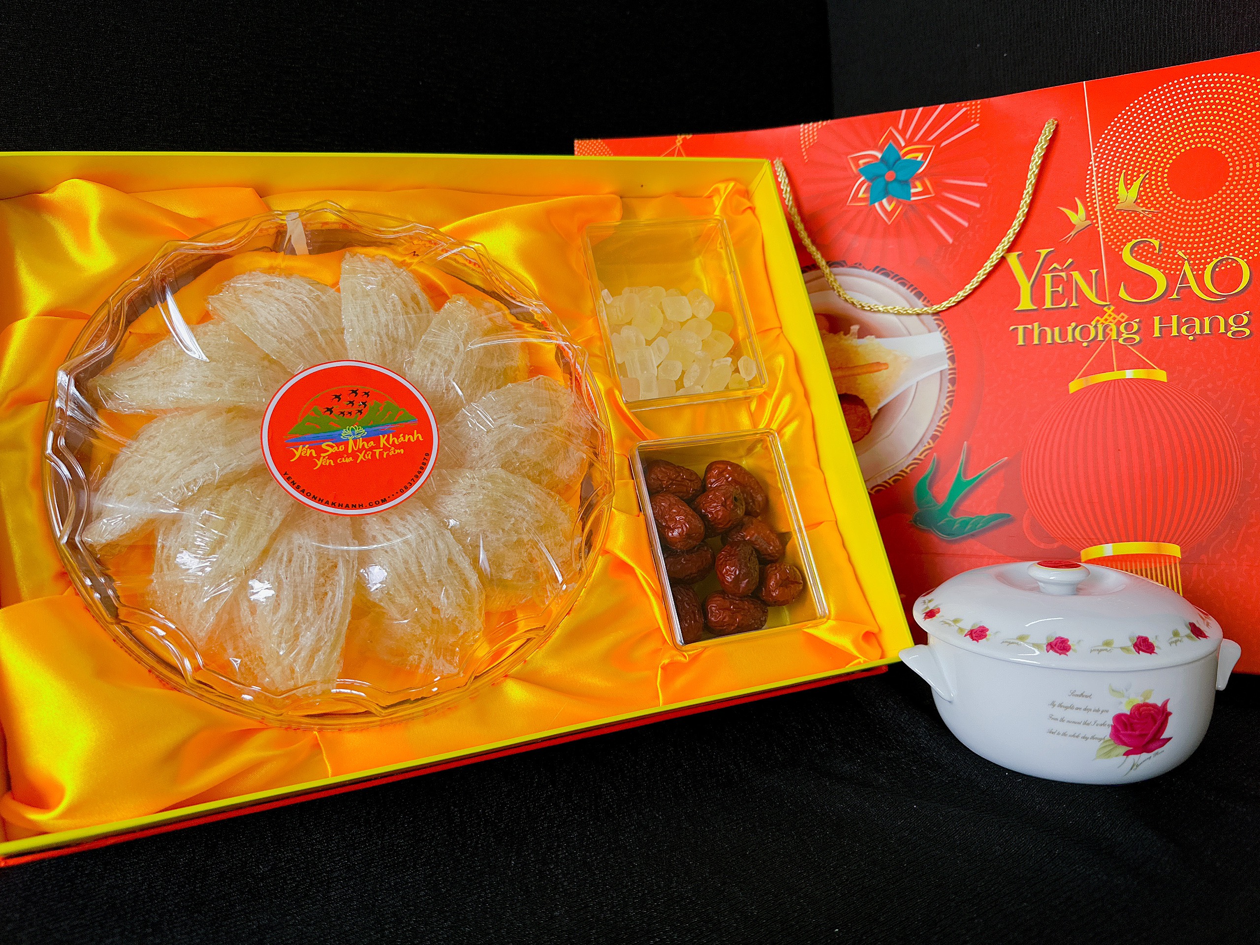 Tổ yến sào khánh hòa tinh chế + quà tặng