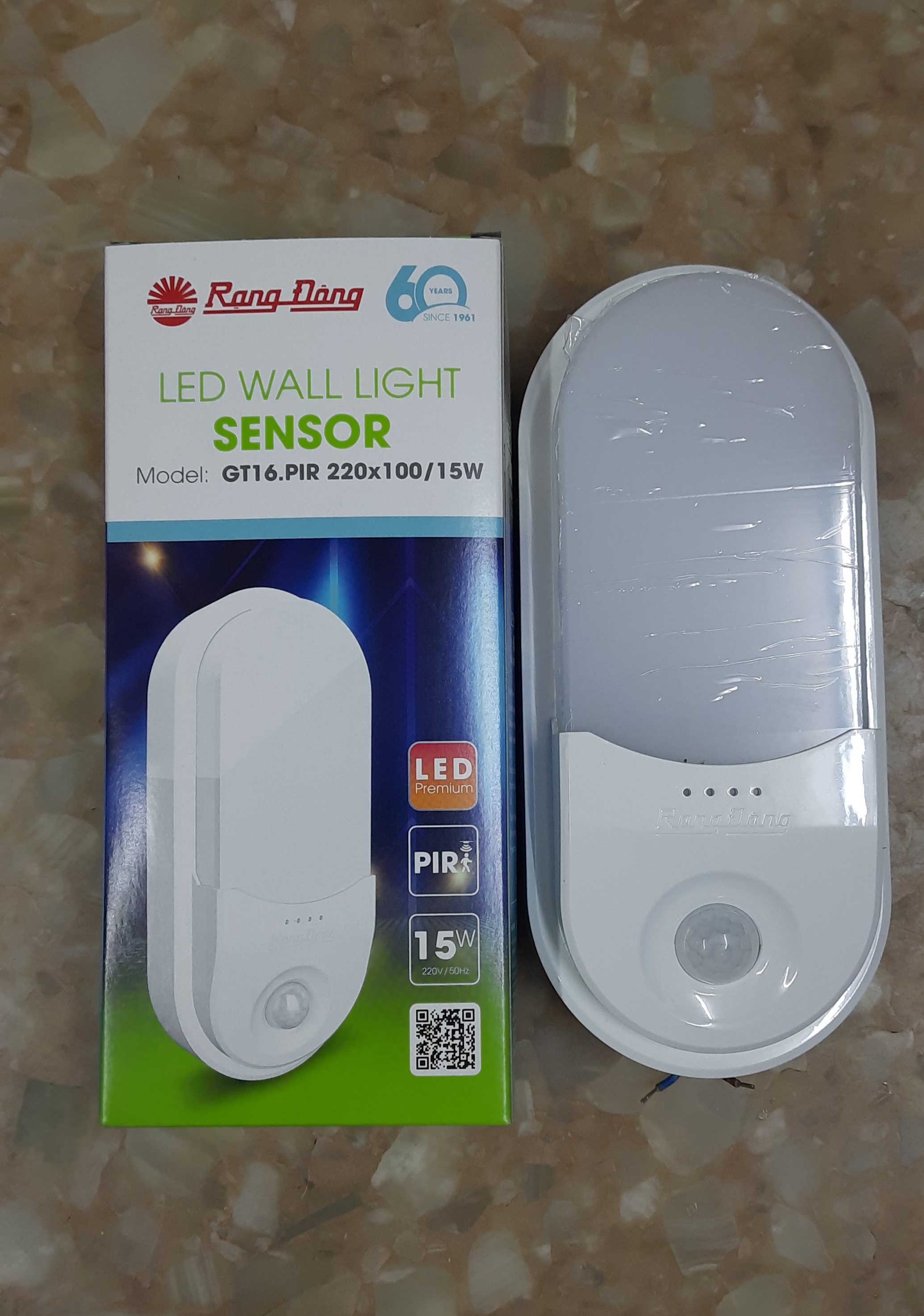 Đèn led gắn tường cảm biến 15w rạng đông
