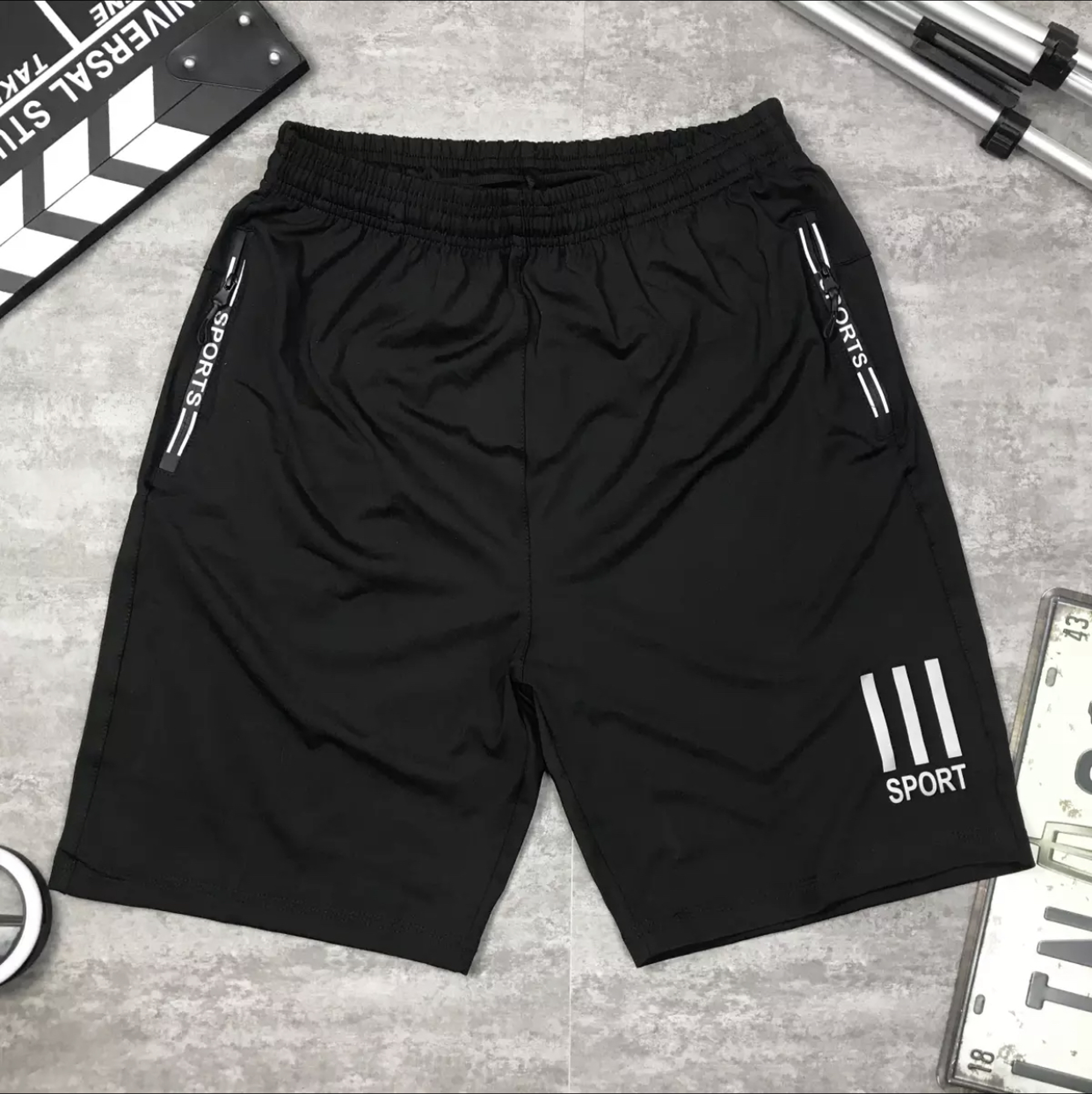 Quần Short Thể Thao logo phát sáng