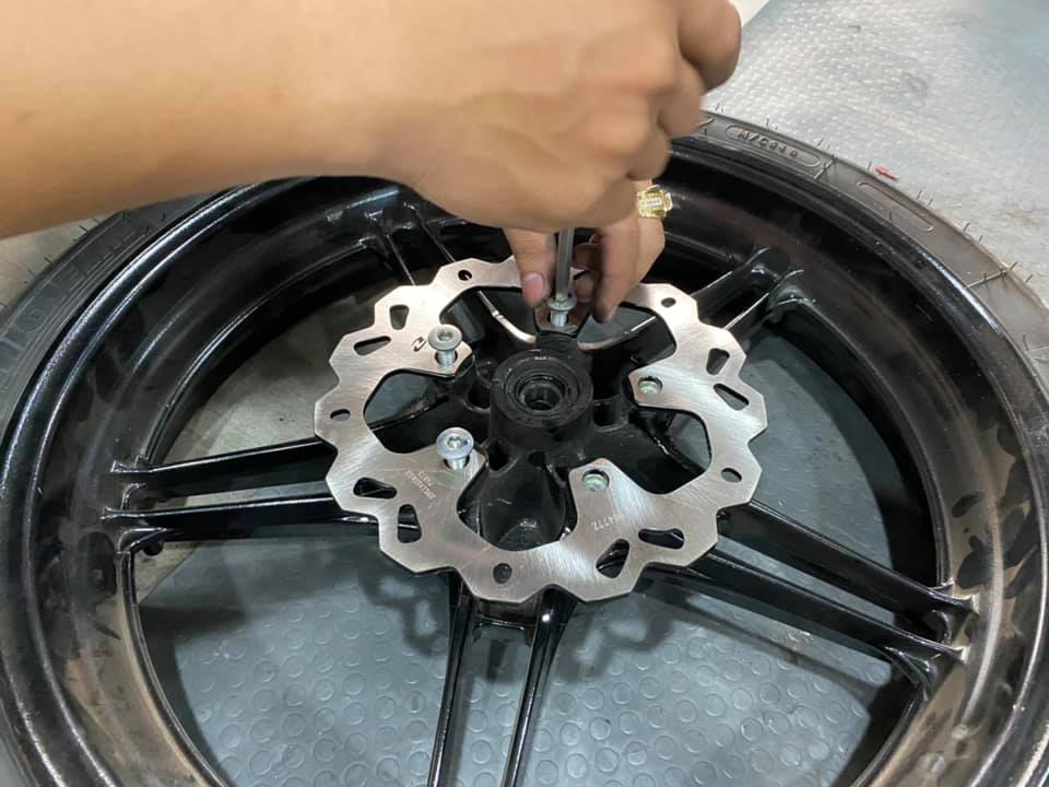Đĩa thắng rcb sau cho exciter 150