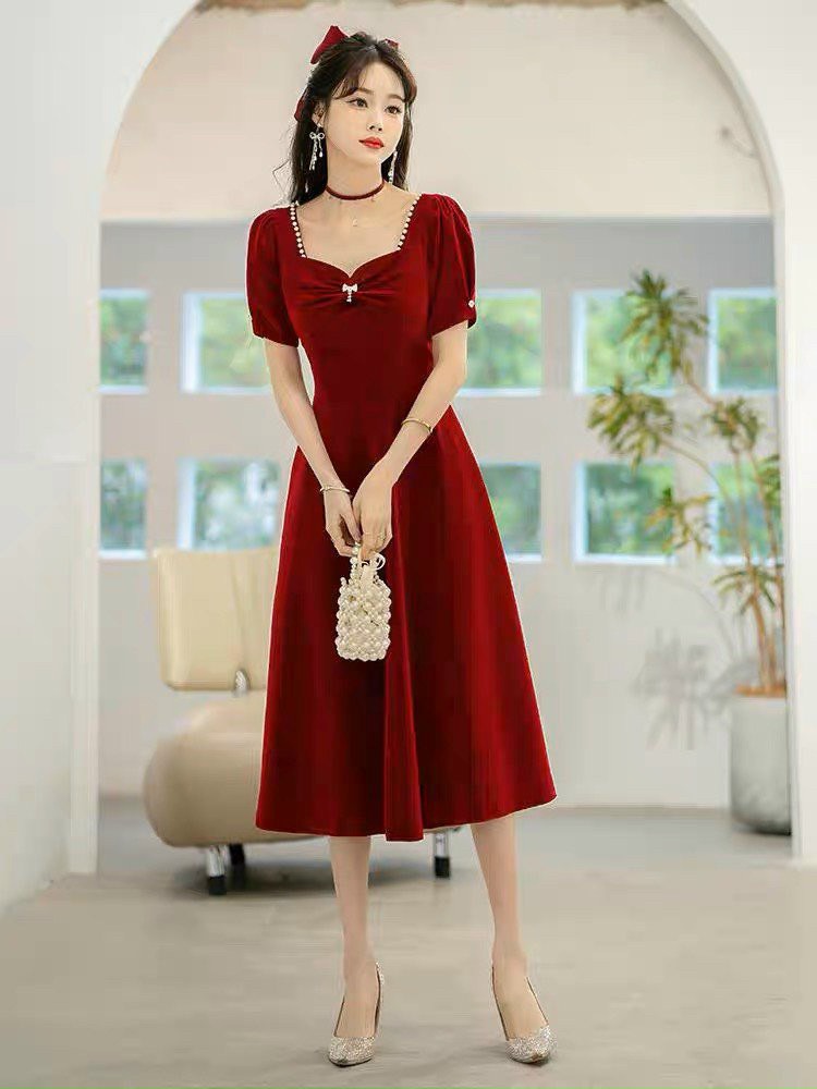 Váy đầm dự tiệc, váy đầm dạ hội đầm đám cưới màu đỏ phụ kiện nơ hạt trai có size M,L,XL