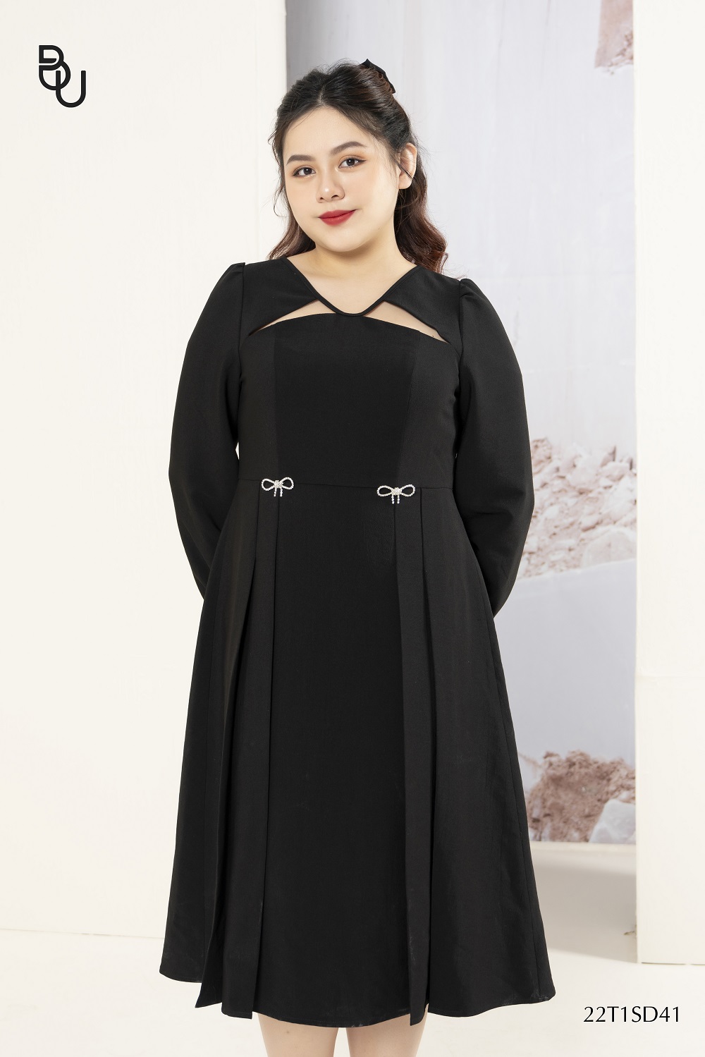 Đầm dáng dài khoét ngực bấu ly bigsize - 22t1sd41 -