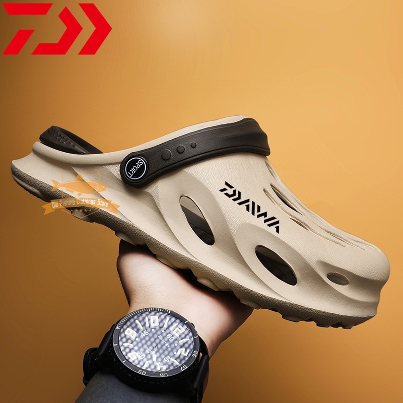 Daiwa Fishing Shoes Summer Men's Casual Lightness Beach Sandals Outdoor  Sports Non-Slip Wear-Resistant Breathable Fishing Shoes