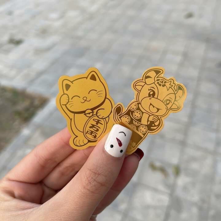 Miếng dán MÈO THẦN TÀI - TRÂU MAY MẮN mạ vàng cho điện thoại và tai nghe bluetooth