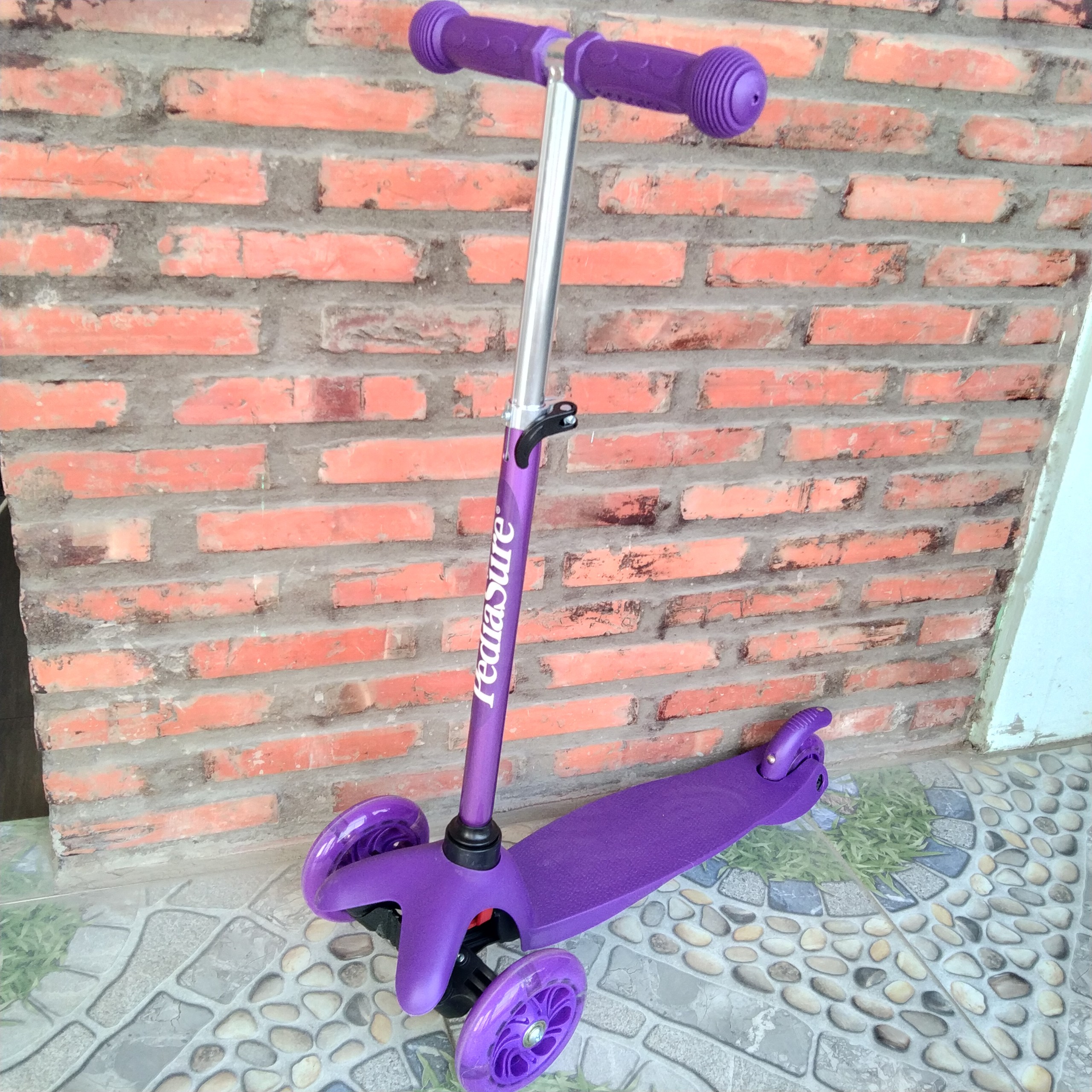Xe trượt scooter 3 bánh phát sáng hàng Km pediasure