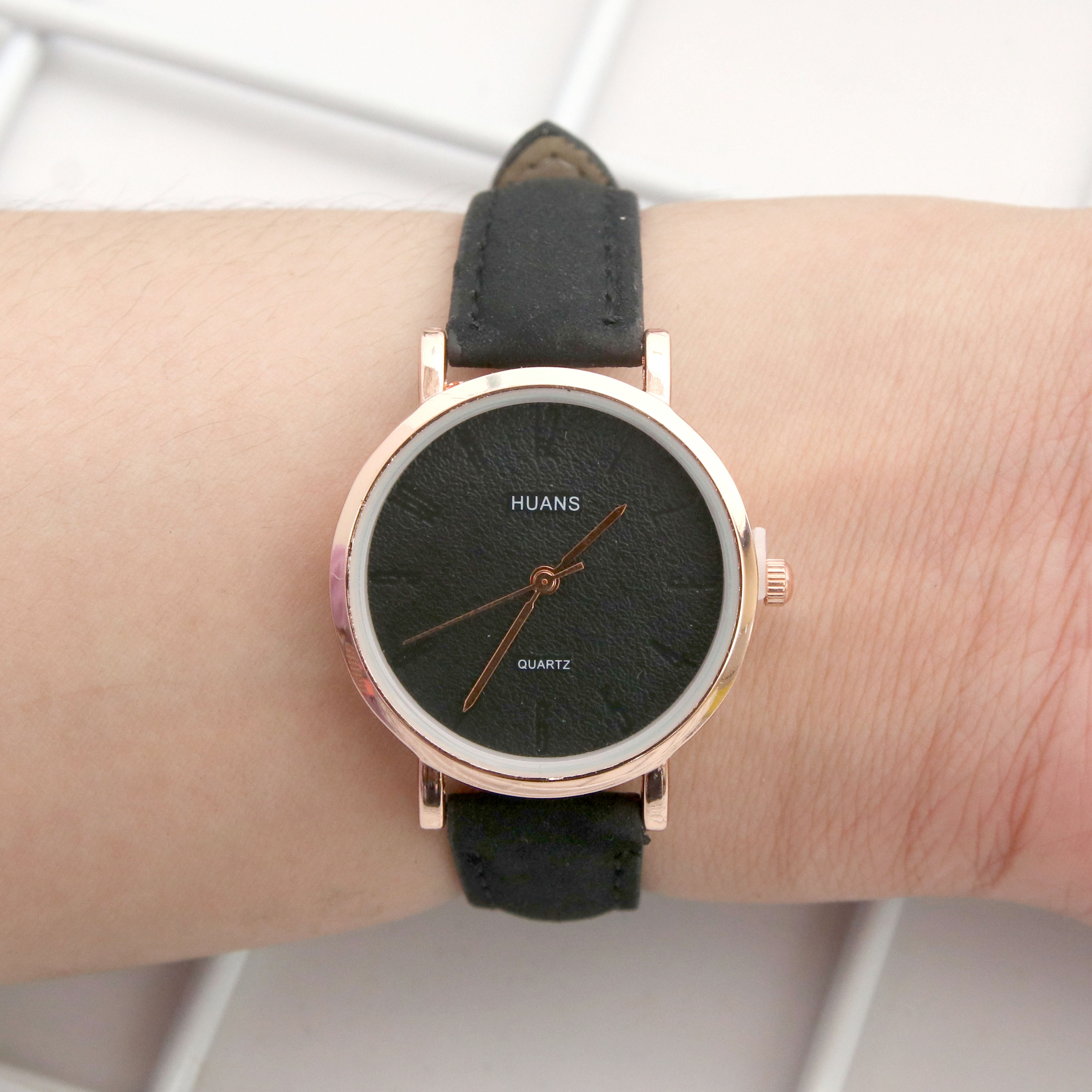 [HCM]Đồng hồ nữ mặt tròn DH500 shop Ny Trần đồng hồ dây da màu đen