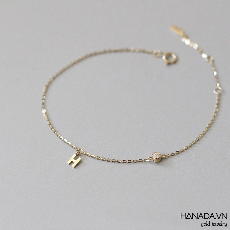 Lắc tay vàng 14k hanada chữ cái theo tên đính đá đơn giản 006