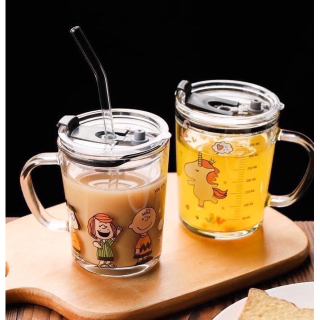 Ca thuỷ tinh có vạch chia ml / cốc thuỷ tinh chia vạch ml lường nước có nắp đậy kèm ống hút cho bé