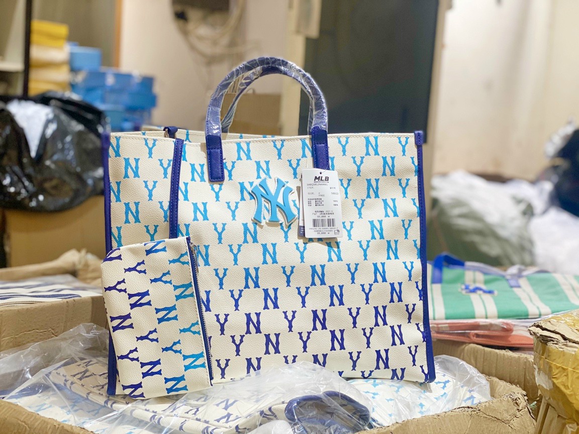 Túi đeo vai ny da size lớn size 43 x 34 x 19cm