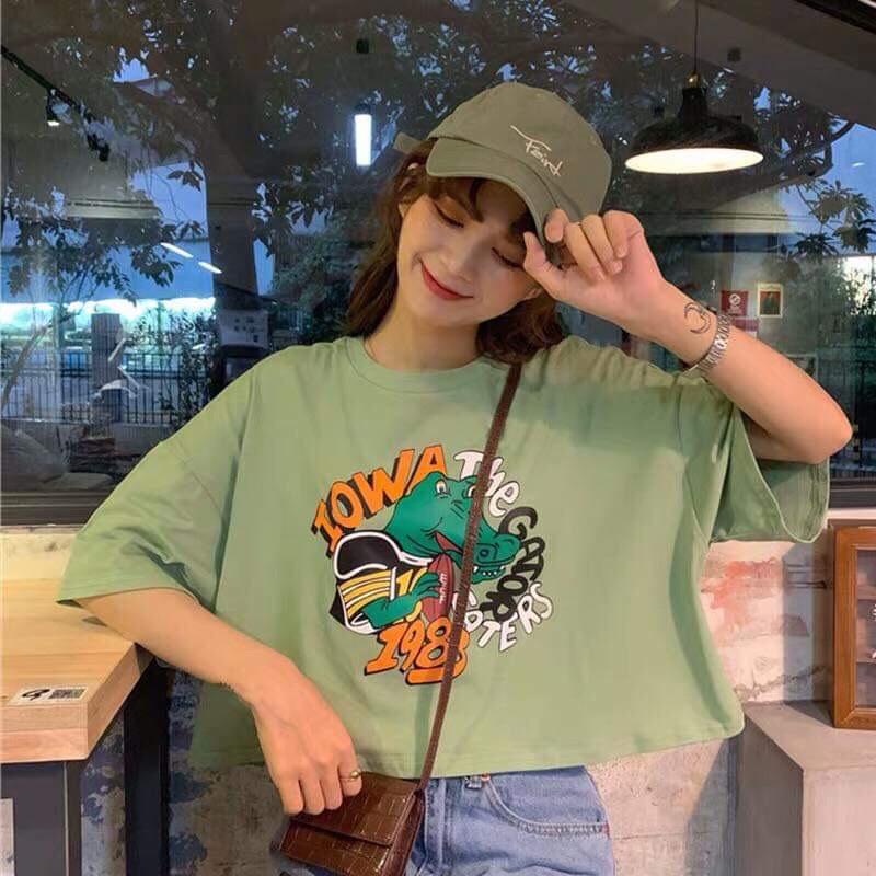 Áo croptop in hình hoạt hình
