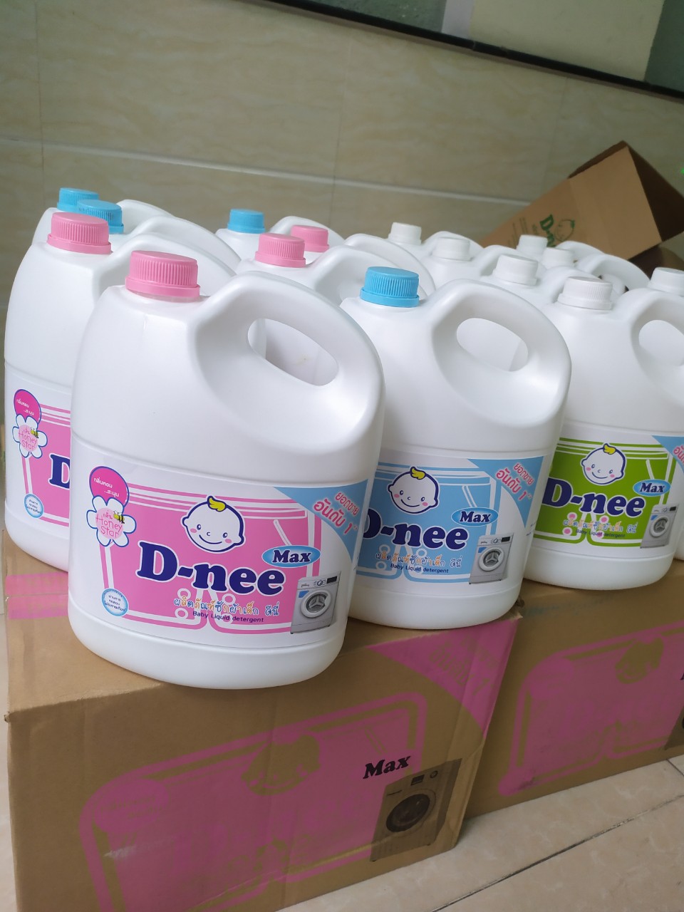 Xả Hàng Chuyển Giao Công Nghệ Thái Lan- Nước giặt Dnee-Max can 3600ml.Cam kết hàng chất lượng