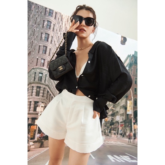 - Quần short Jini trắng đen