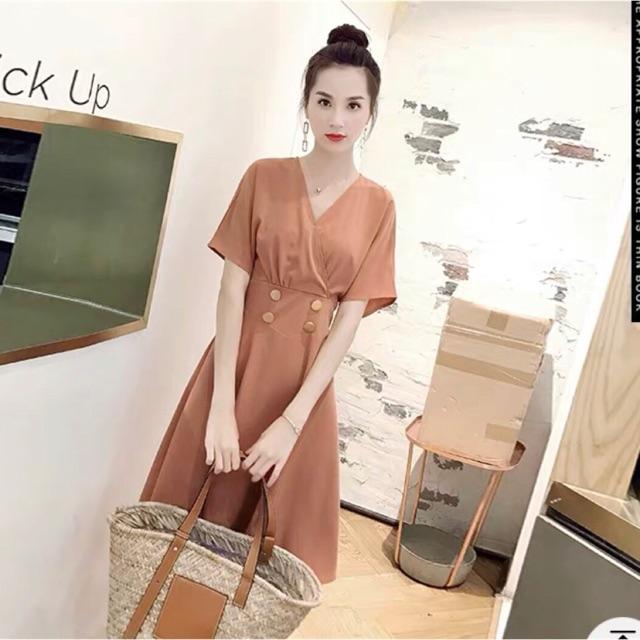 Đầm kem 4 nút