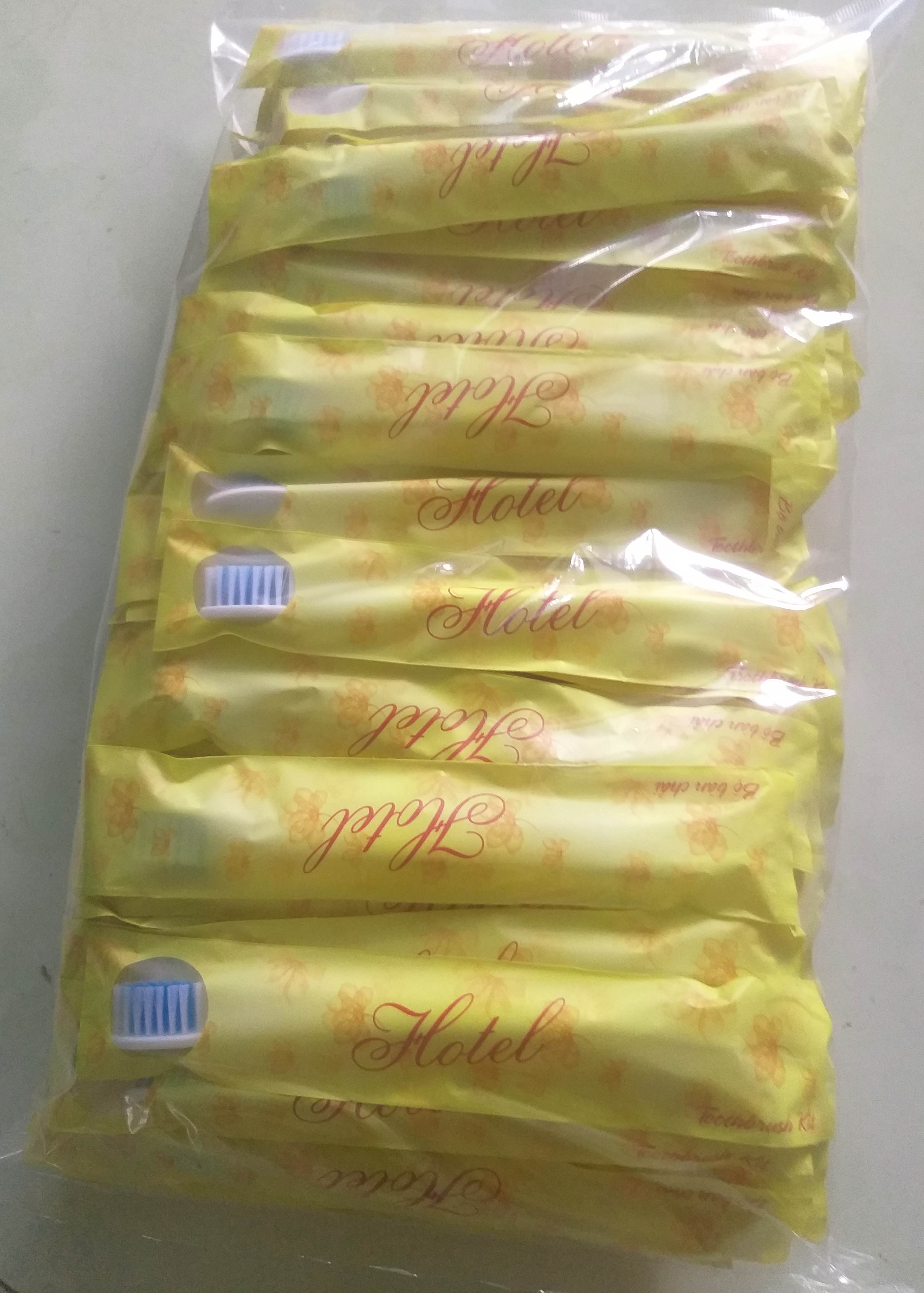 100 bàn chải+kem trong nhà nghỉ khách sạn