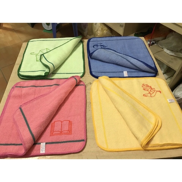 Combo 10 Khăn Mầm Non Màu In Kí Hiệu ( 40 Kí Hiệu Khác Nhau )