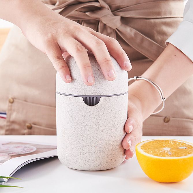 DỤNG CỤ VẮT CAM CẦM TAY KIÊM DỤNG CỤ ÉP HOA QUẢ CHẤT LIỆU NHỰA LÚA MẠCH 2IN1 TIỆN LỢI DÀNH CHO NHÀ BẾP