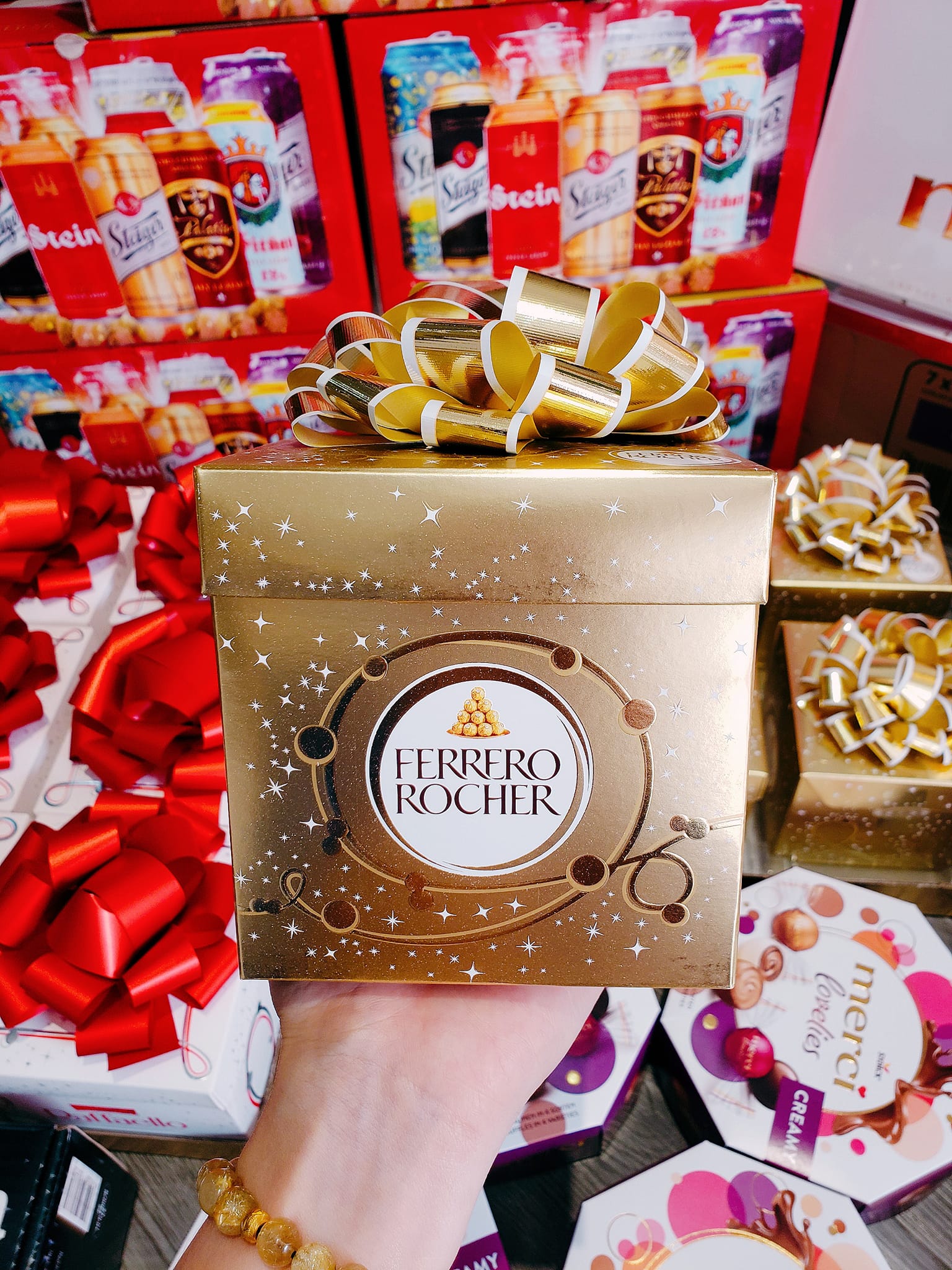 Socola Ferrero Rocher hộp nơ vàng Đức