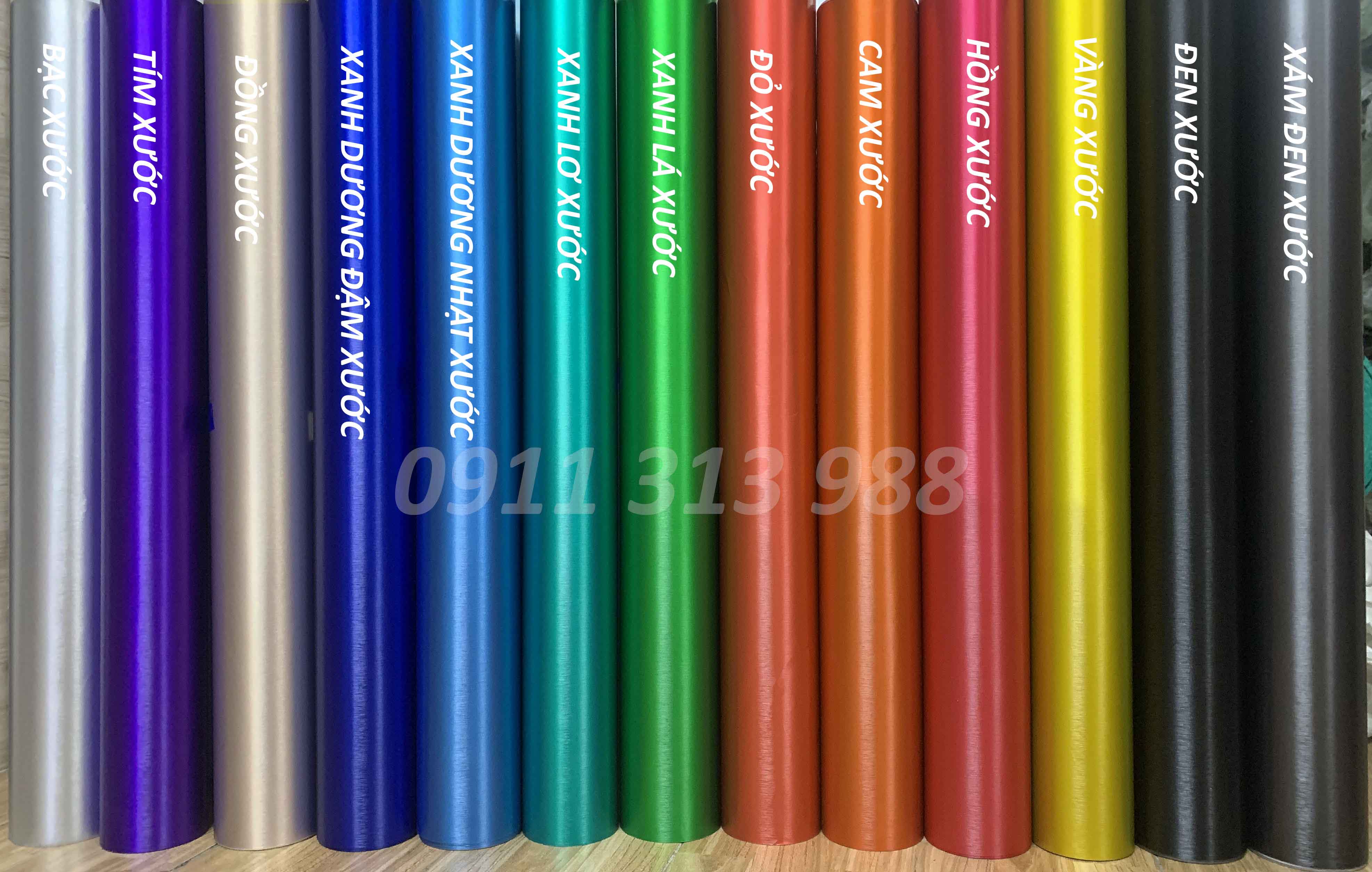 Decal nhôm xước khổ dán xe