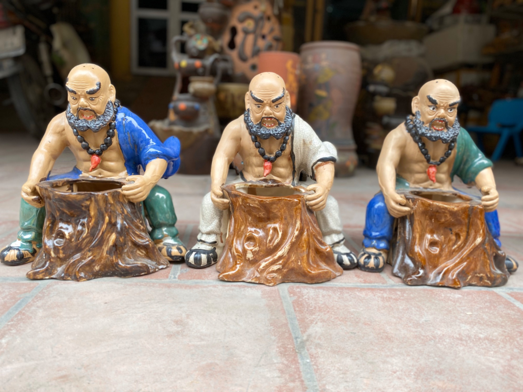 Tượng sứ trồng cây Lỗ Trí Thâm