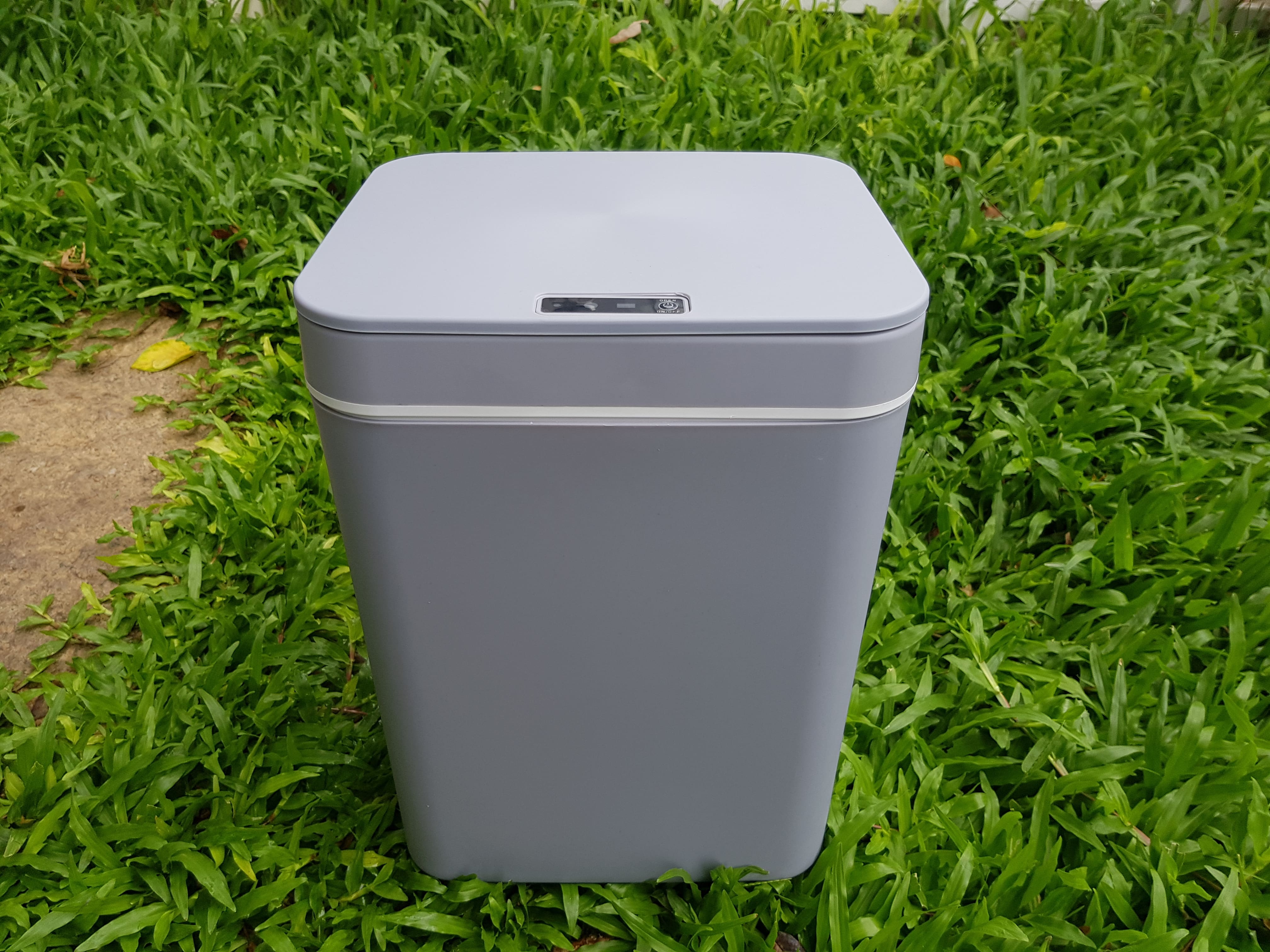 Thùng rác cảm ứng thông minh 16l